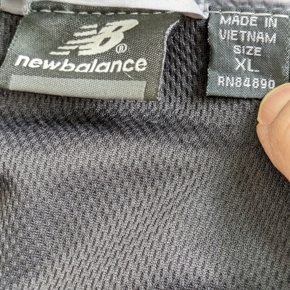 New Balance Men's Gray and Black Lined Windbreaker - Full Zip Size XL - Picture 9 of 12